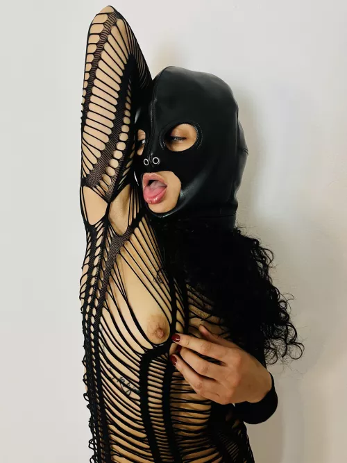 I need you to cum on my armpit and eat it out