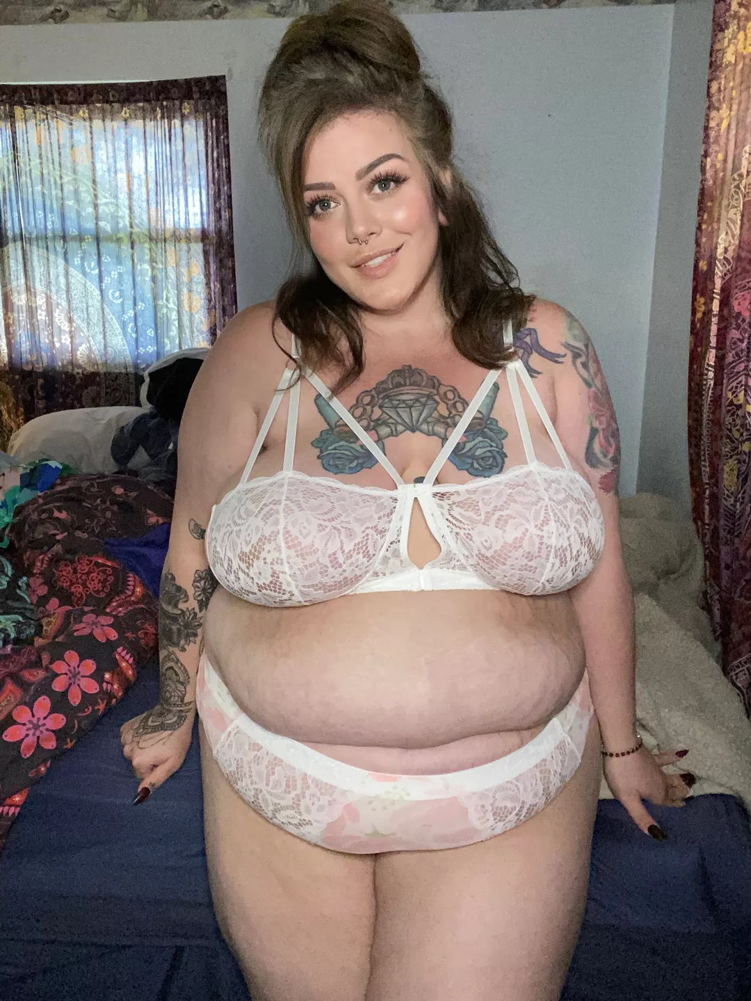 I need your attention please 👉🥺👈