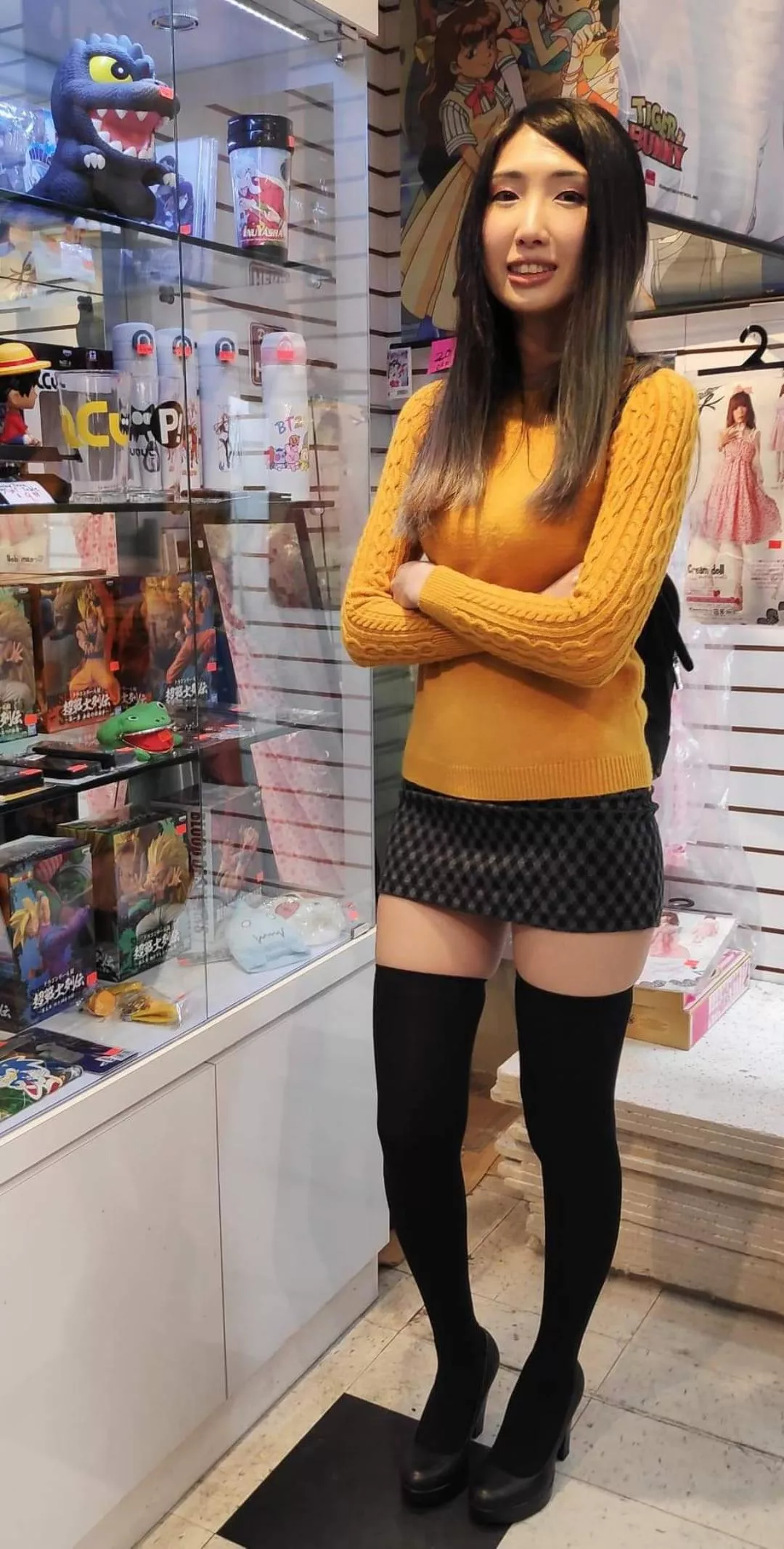 I really like how this outfit turned out 💛🖤 [self]