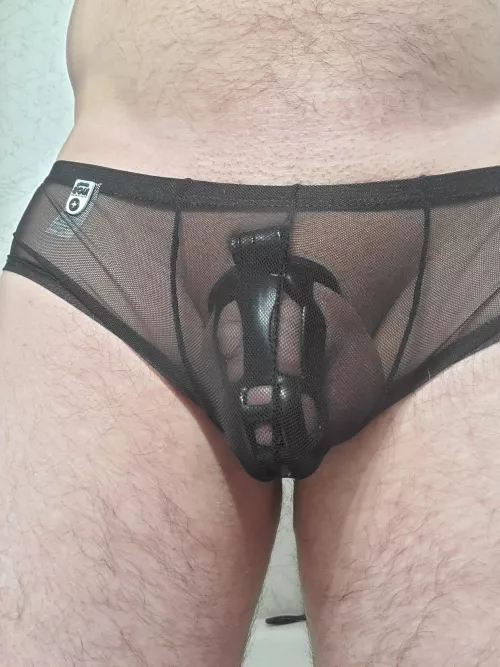 I really need to take the tag out of these underwear 😅