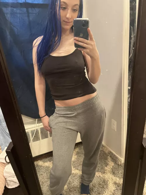 I really want someone to suck on my nipples 😩