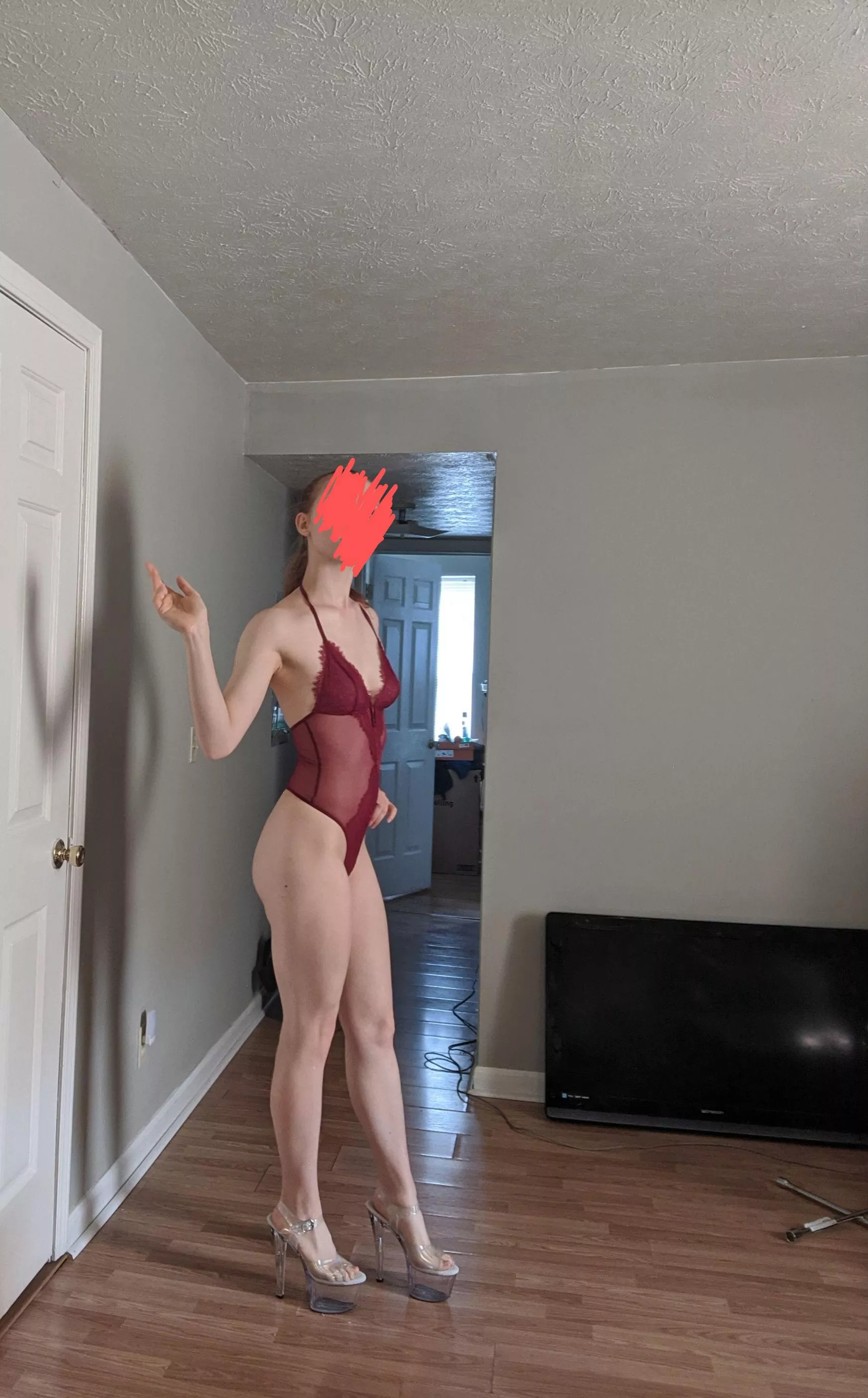 I respond quickly so let's spend tonight together doing something fun, I love roleplays and sexting with live content 🥴 [selling]