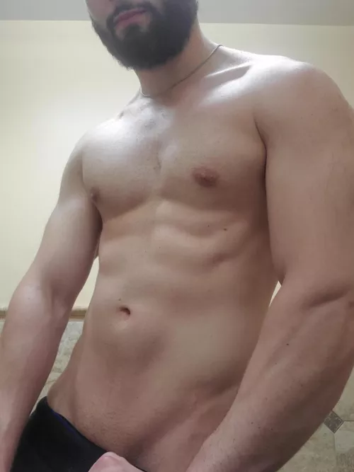 I saw somebody was reposted pics from my deleted account, so now I'm back ;)