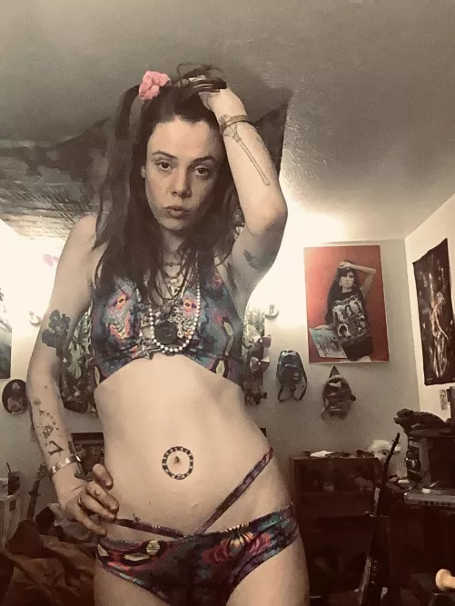 ⚠️ I should come with a Warning Label as well as an age restriction ⛔️ Toxic sweet and Deeply addictive, with a high Relapse rate and a history of ruining lives. 😏😈😉 [domme]