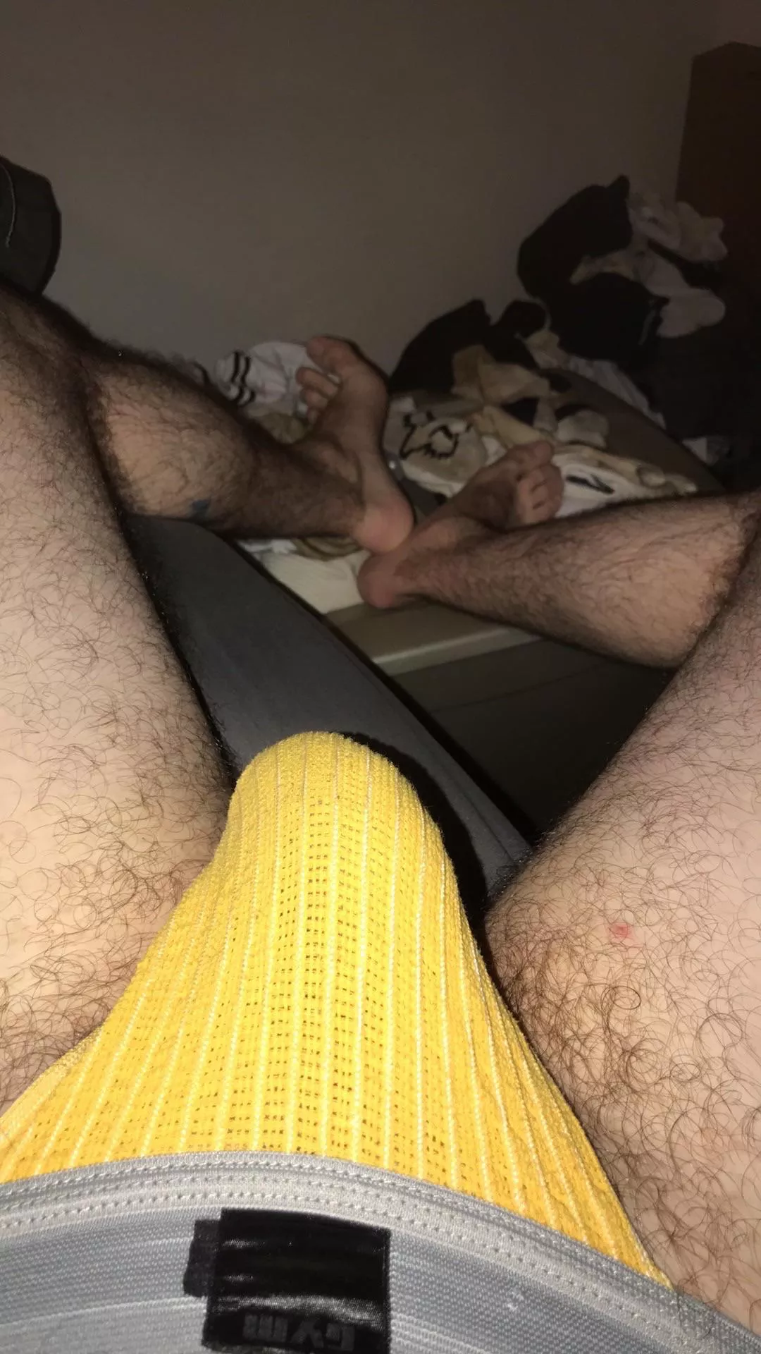 I smell good in all the right places who wants to sniff 😈😜