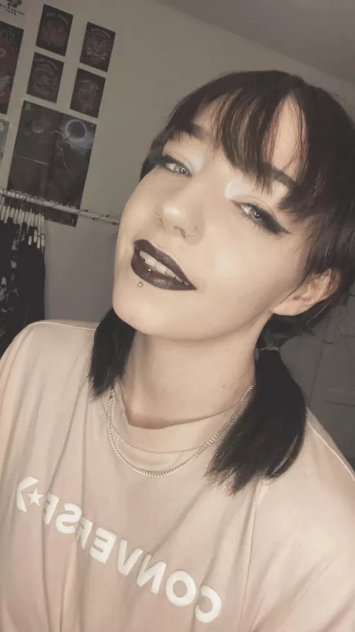 I still need more goth friends 🖤