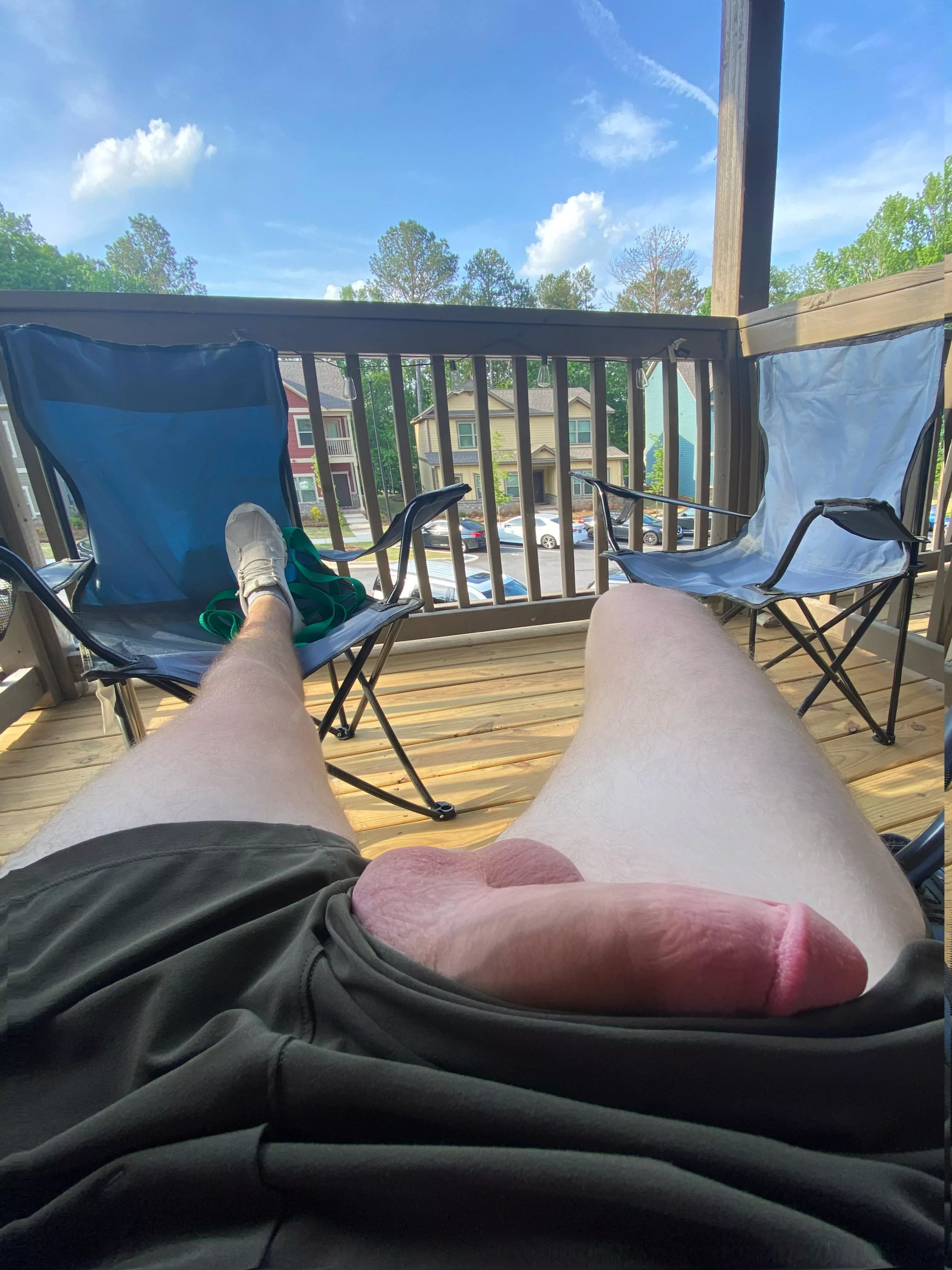 I sure hope my neighbors dont drive by😳