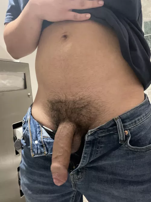 I take more nudes at work than i do at home 😅