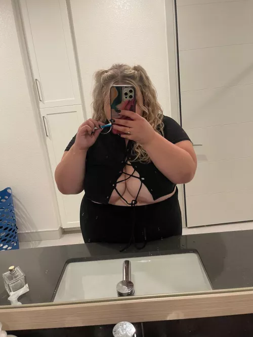 I think I need to fix my shirt 😉