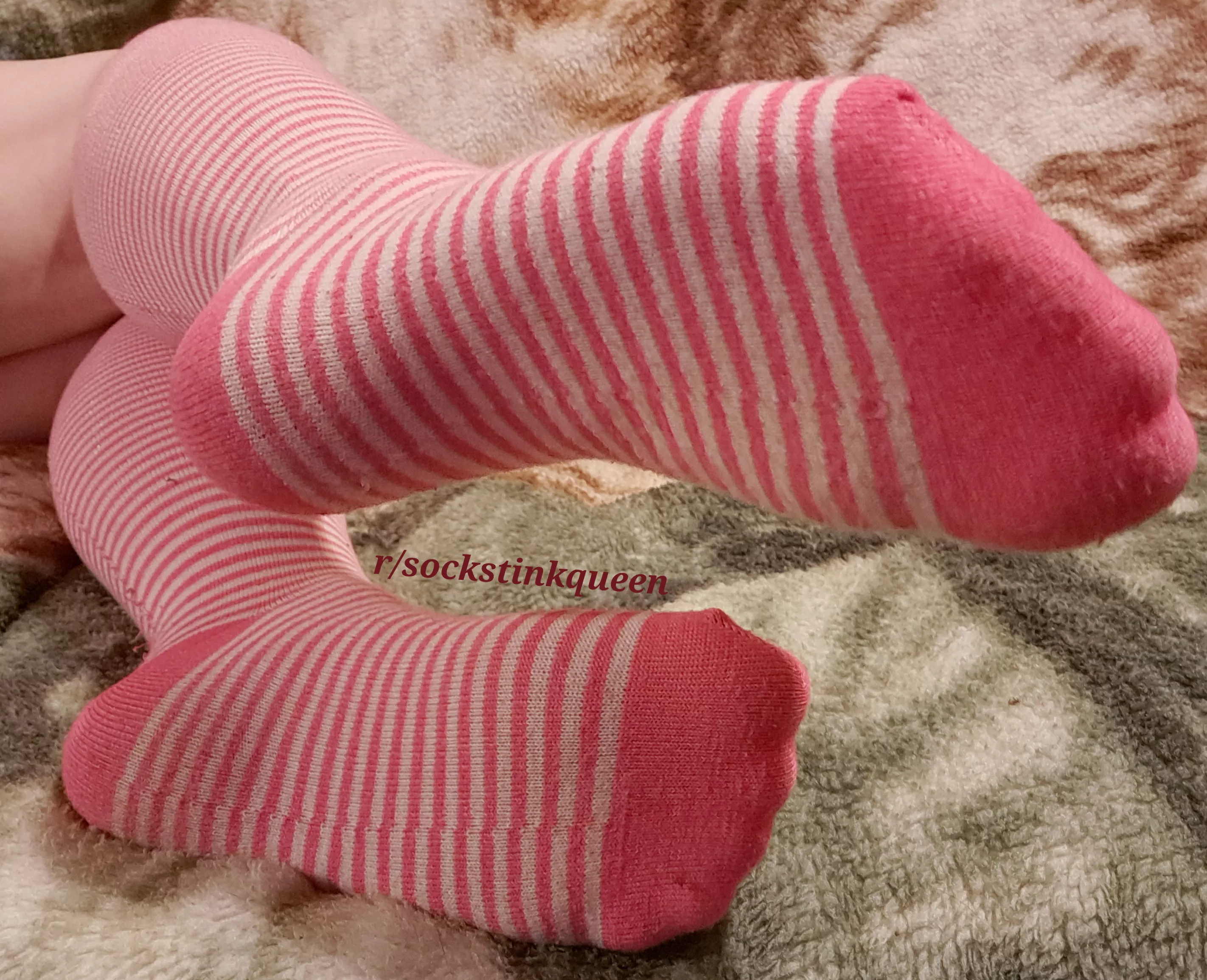 I think it's hot when you sniff my socks ❤ I think it's hot when you sniff my socks ❤