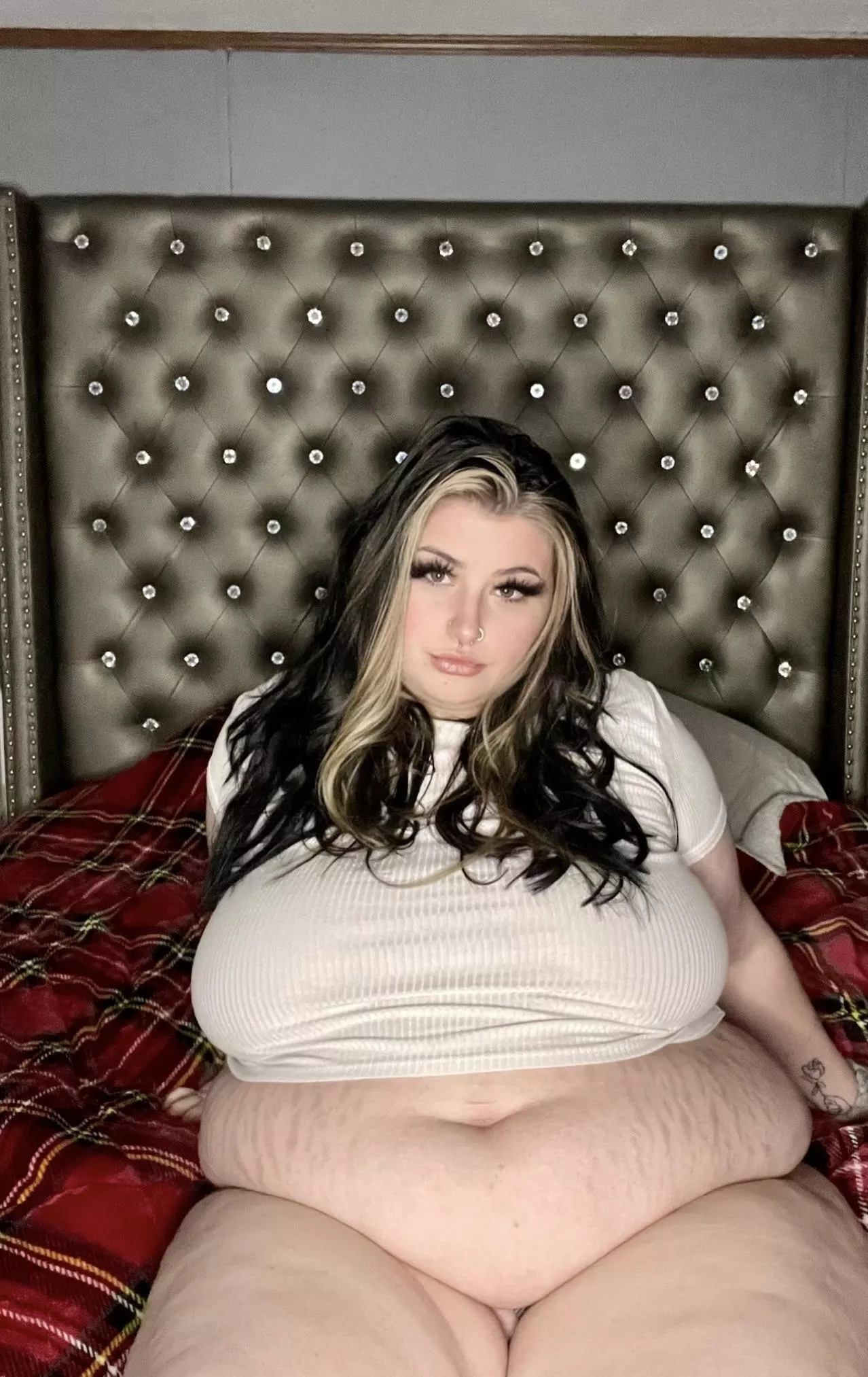 I think my belly has outgrown this shirt 😅