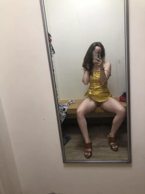 I think my dress is too short 😼