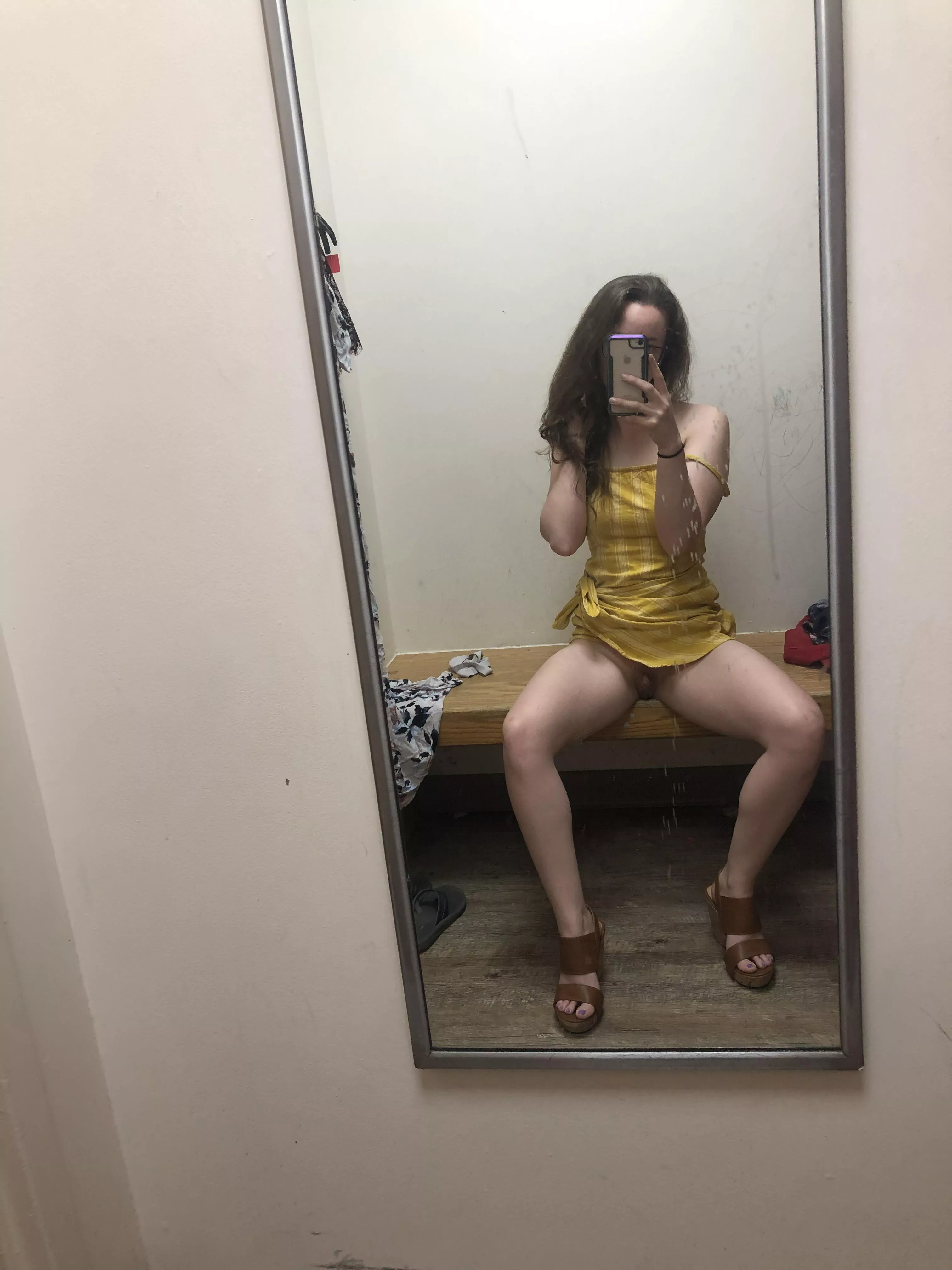 I think my dress is too short 😼