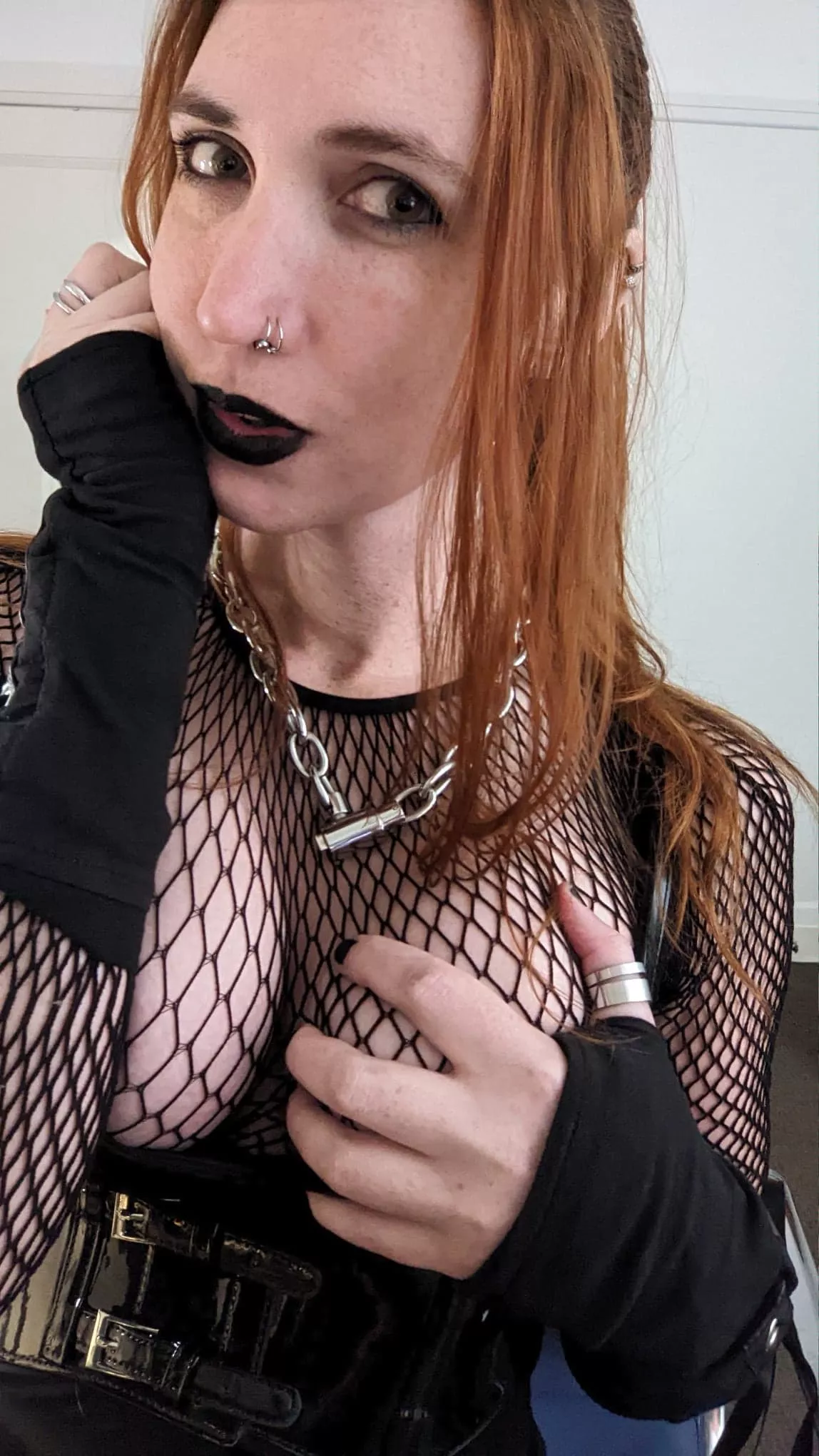 I used to think the goth and the freckles clashed. Now? I wouldn't have it any other way 🖤🧡