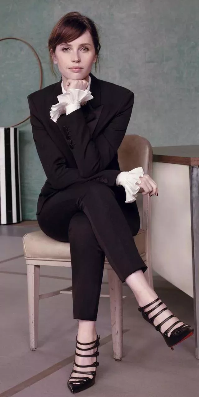 I wanna make Felicity Jones my personal fuckpet, screwing her brains out every day.