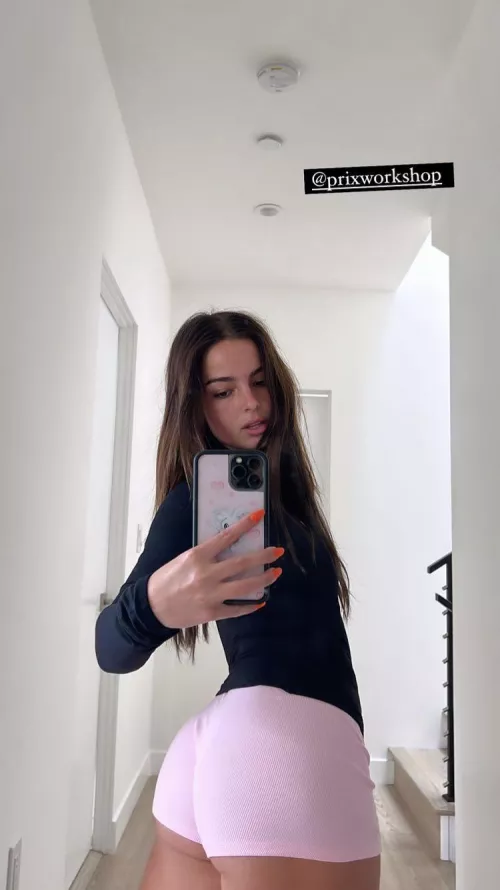 I wanna worship Addison Rae’s ass with buds