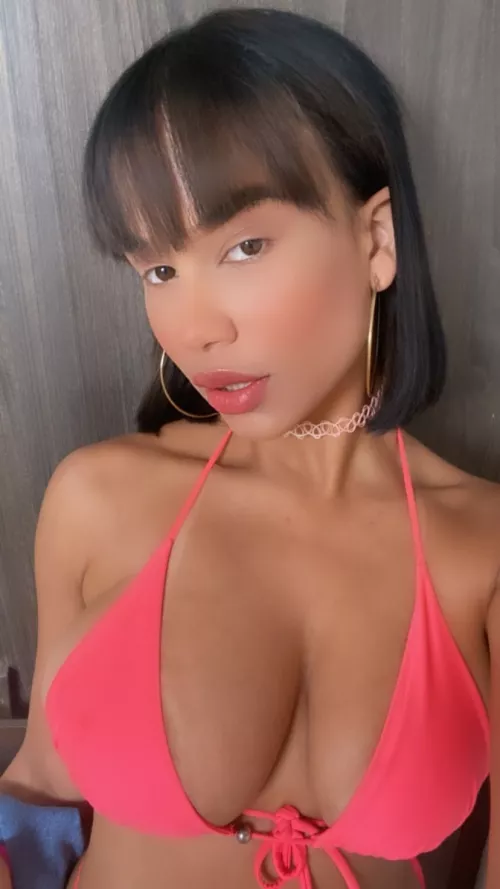 I want to fuck one lucky Redditor. Who wants to be the one?🥰