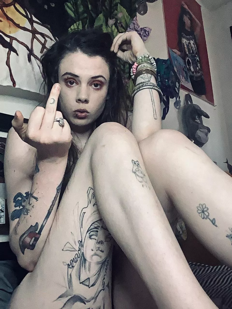 I want to laugh at your little clit until you cry and beg Me to stop 🤣 [domme]