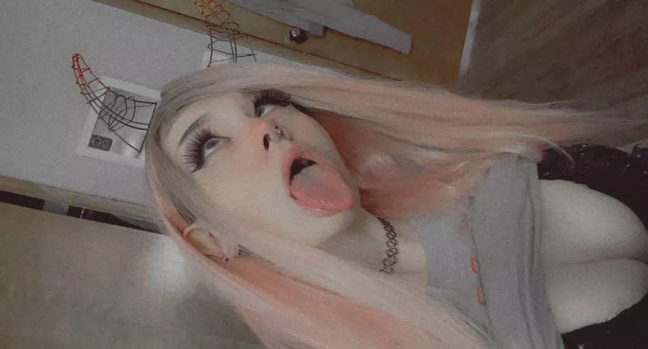 I want to post a facial in the morning as long as the sub isn’t dead? 💖