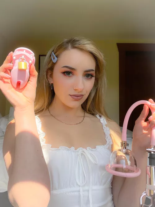 I want to see what would happen to a caged clit if Mommy used a pussy pump over it.. any volunteers? 😈 [oc] [domme]