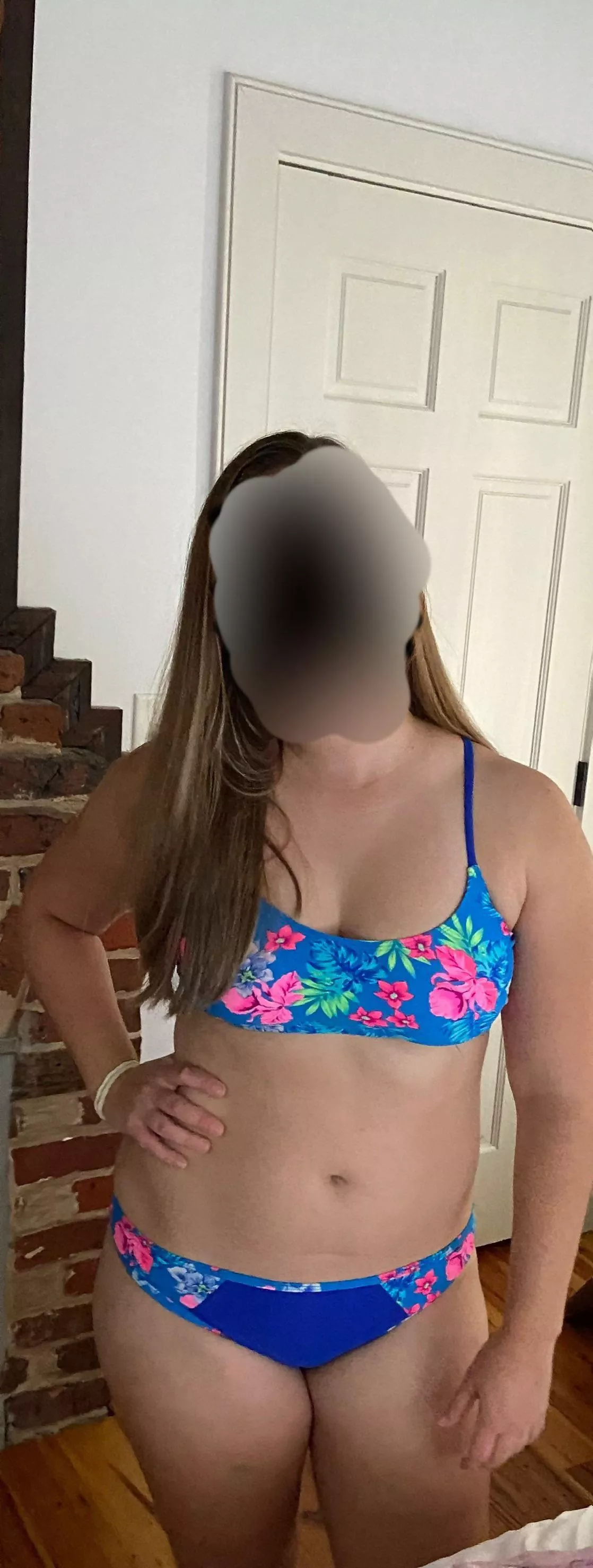 I want you to help me out of my swimsuit and prep me for you husband. 😇