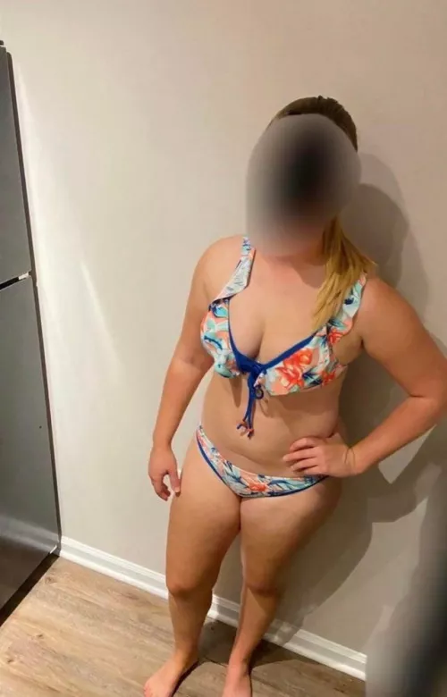 I want your husband to join me in the hot tub😈 you can watch though.