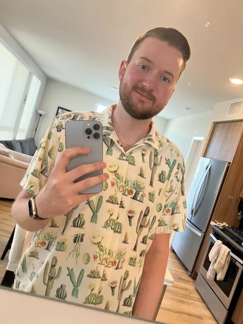 I was feeling myself and thought I’d make my first post here. Feel free to say hi :)