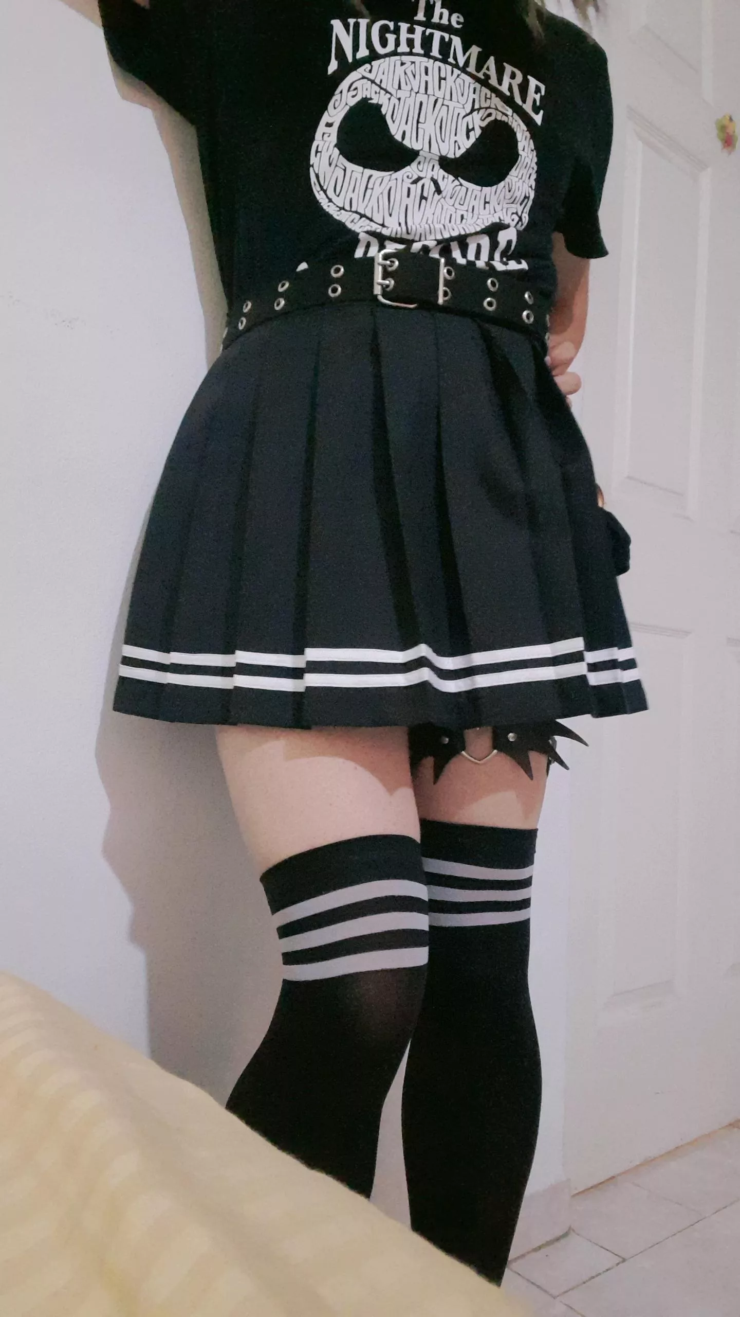 I was gonna scrap this but I saved it cause Thighs