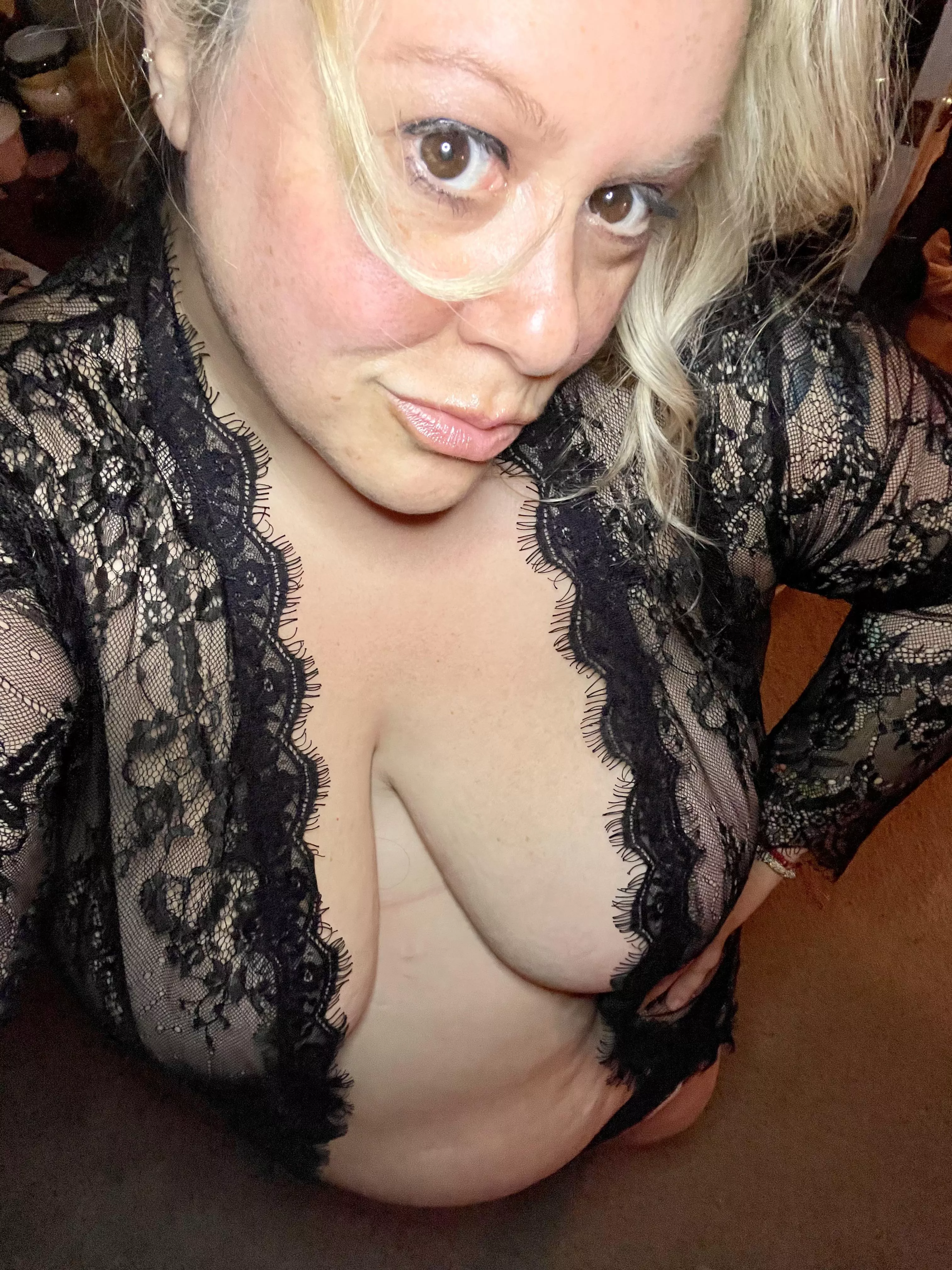 I was just wandering what time you are coming to bed Dear. X🎂