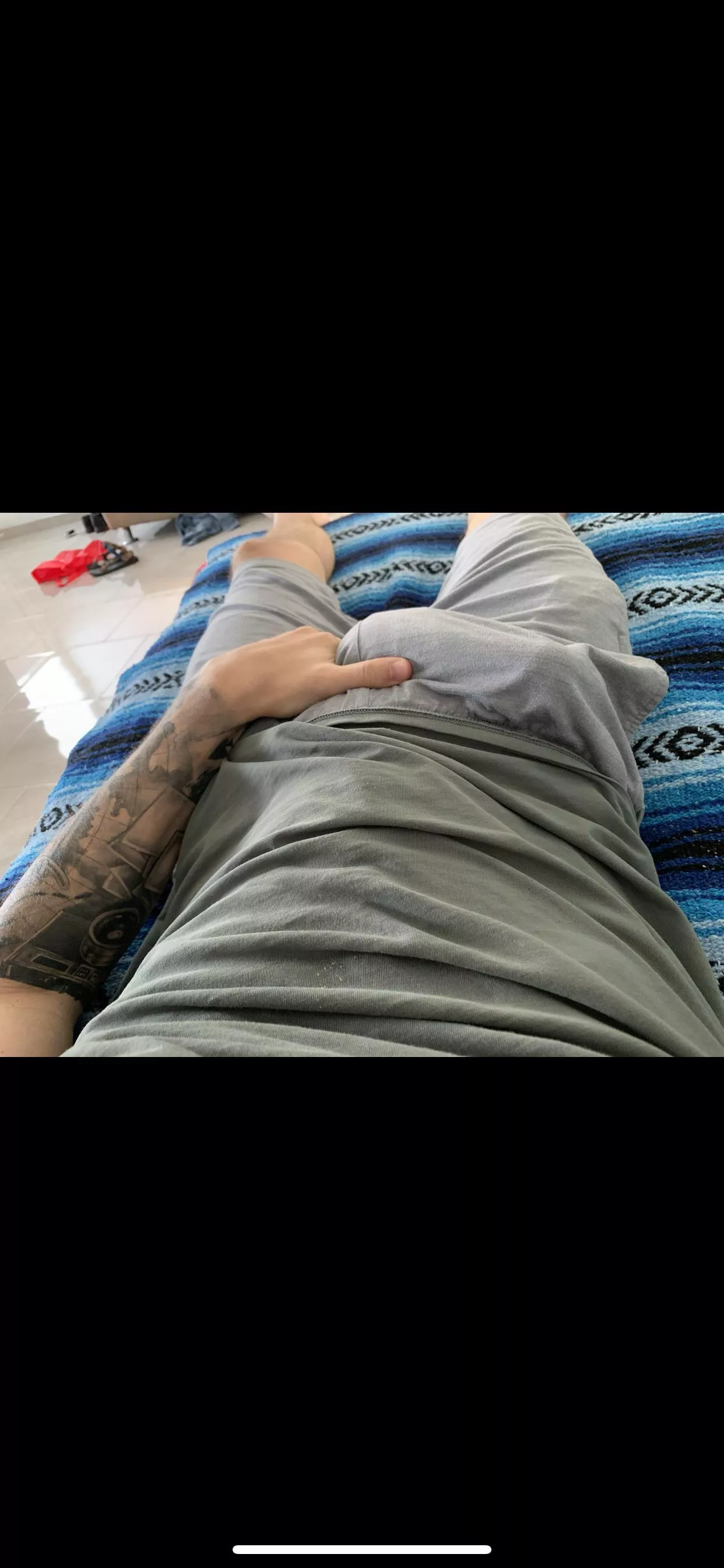 If grey sweatpants were even more noticeable…