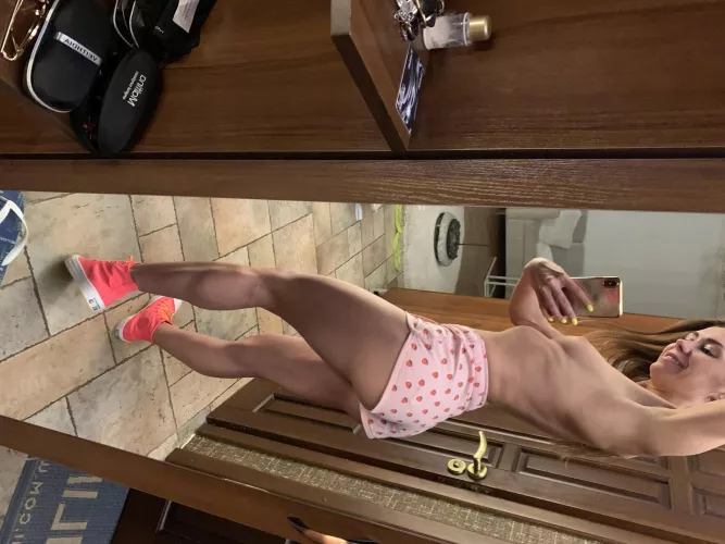 If my ass made you hard, I’d let you hit | Dropped link in comments and in my profile