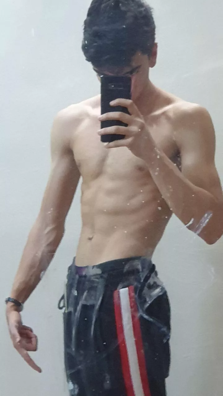 If this gets attention I’ll take of my pants 🤤