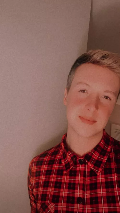 If you guess my age correctly I will give you a prize 😏 hint: between 18-50