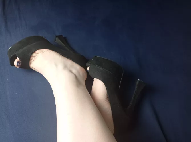 If you have been good you can come and 👅or 👃