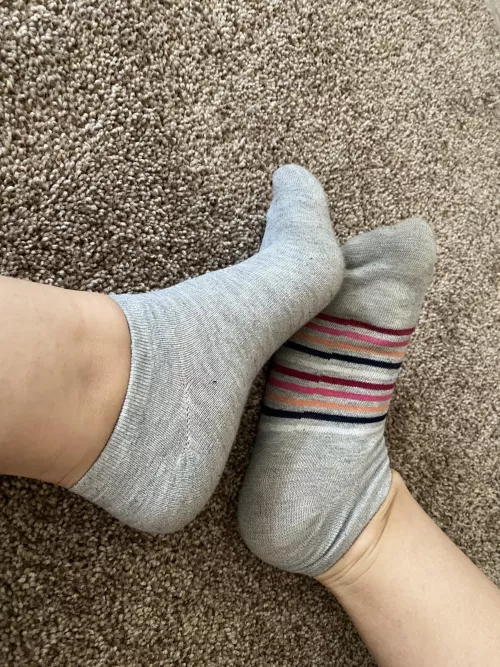 if you like vinegary smelling socks… these puppies are for you 🤢💦