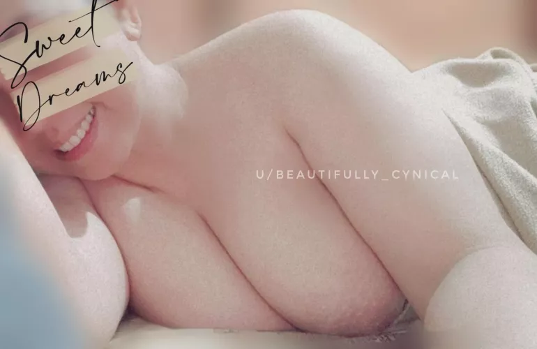 If you'll ask me, I'd pre(f)er a human blanket in this bed weather. Goodnight! 💋💤