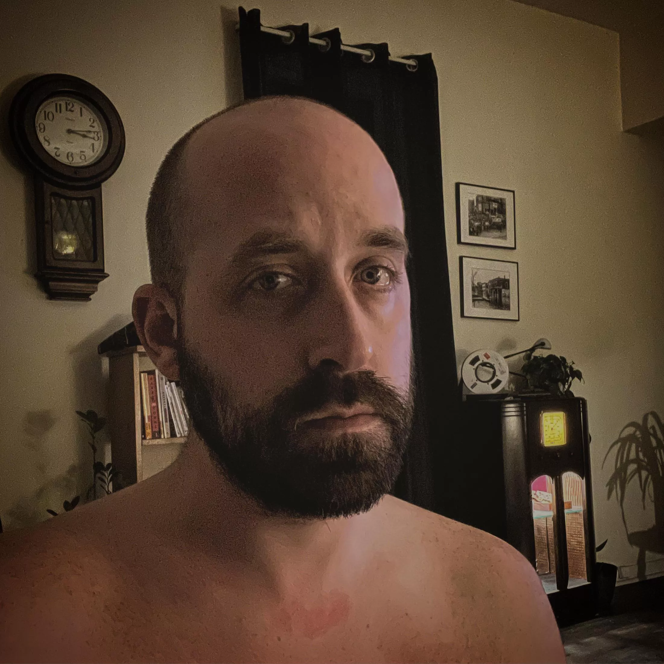 I'll give you roses just hopin' you don't see the weeds in my garden