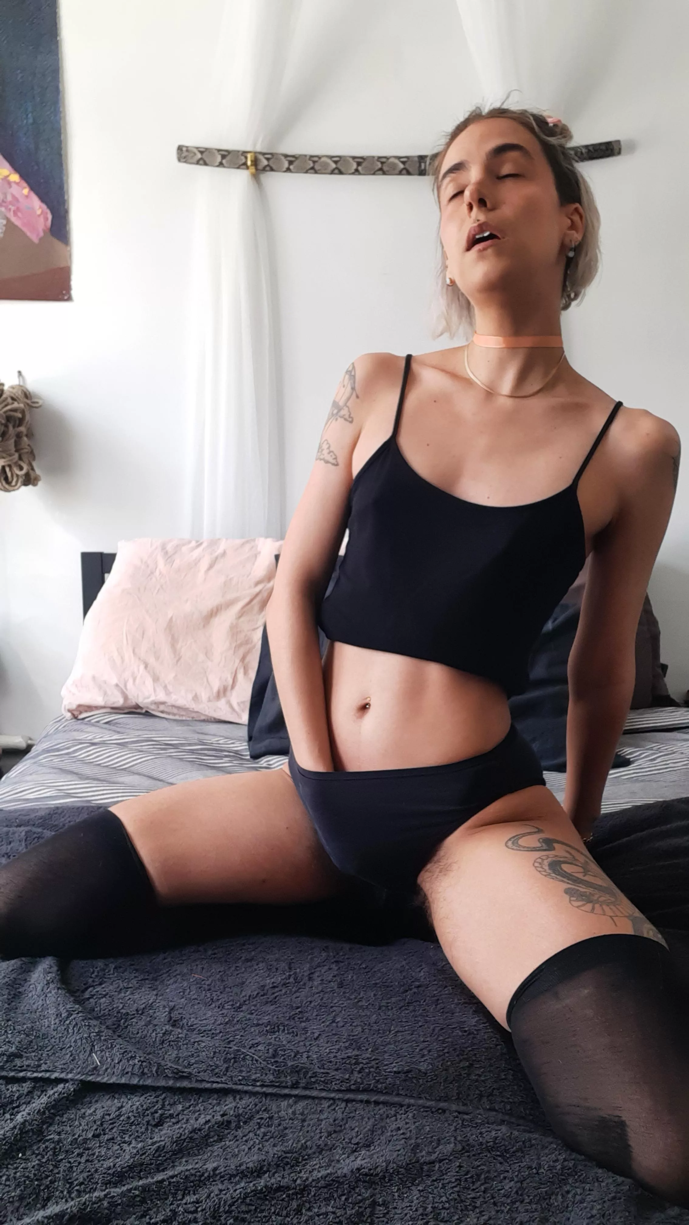 i'll let you guess why i have towels covering my bed ;p