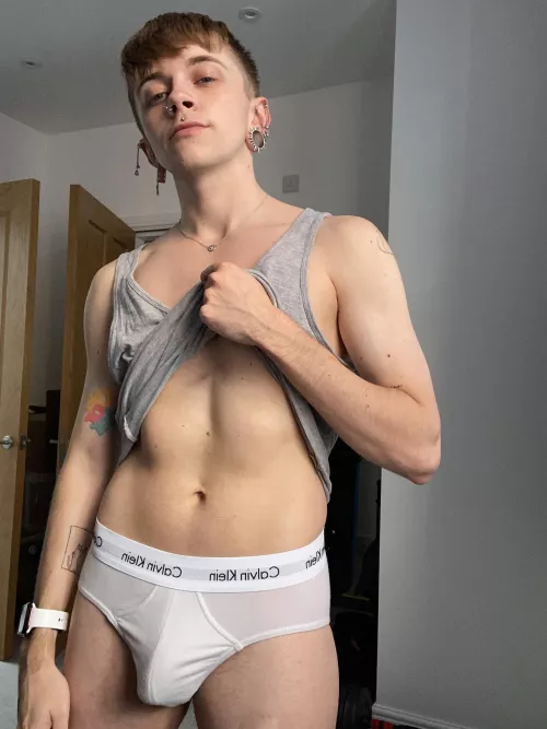 I’ll never get bored of a white CK bulge