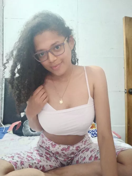 I'm 19, new here, and future fashion designer 👗 I just started Onlyfans. Come say hi!