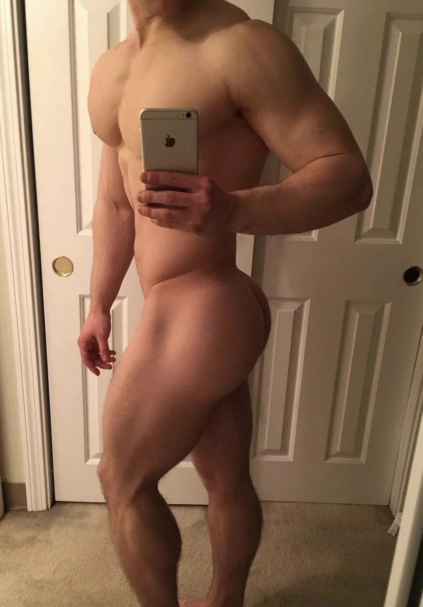 I’m 26 and I’m still a virgin. I’m insecure, I workout but I see myself as too stocky for my height, I’m 5’7” tall. I was always underweight until I was 23. Just looking for opinions.