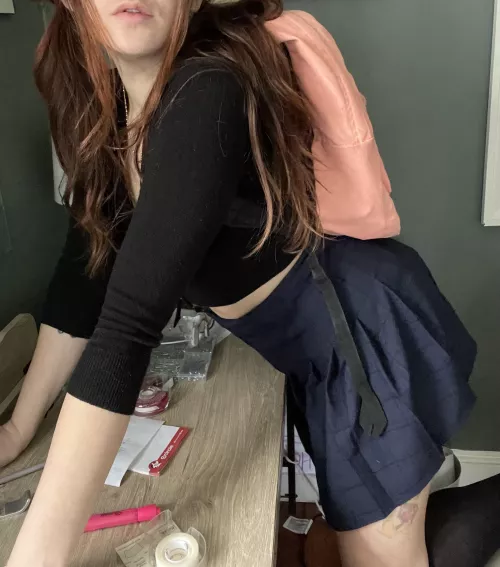 I’m a diligent student & was getting out my homework 😇📚📝