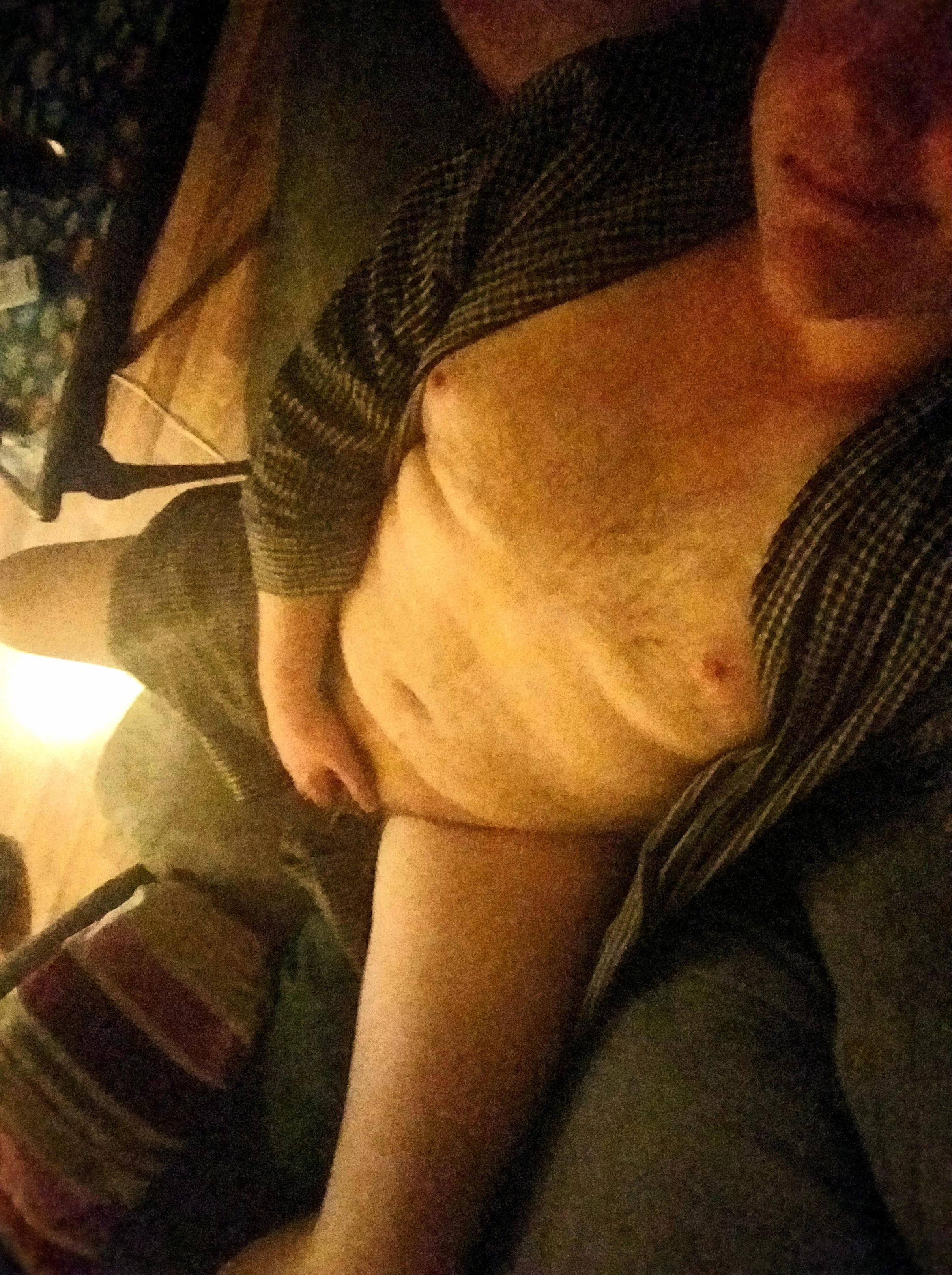 I'm a lot of fun to ride... want to take me for a spin on the couch? (35, Irish, 6'4, 260lbs, kinkster)