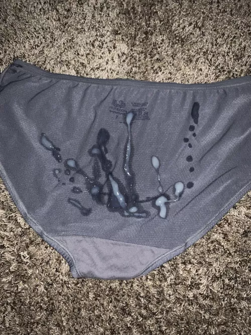 I’m absolutely obsessed with cumming to my mom her panties always drain me