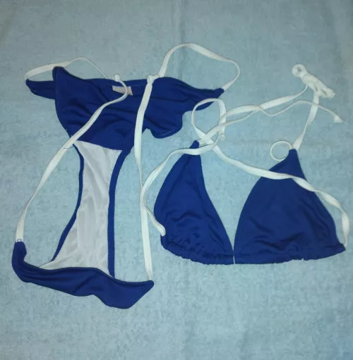 I'm back. my niece's swimsuit, my wife's sister's daughter. too bad I couldn't cum .. too many risks.