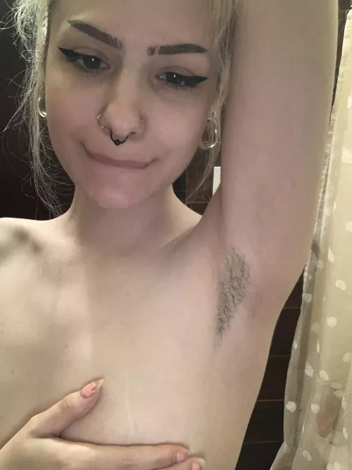 I’m back with a hairy update :3