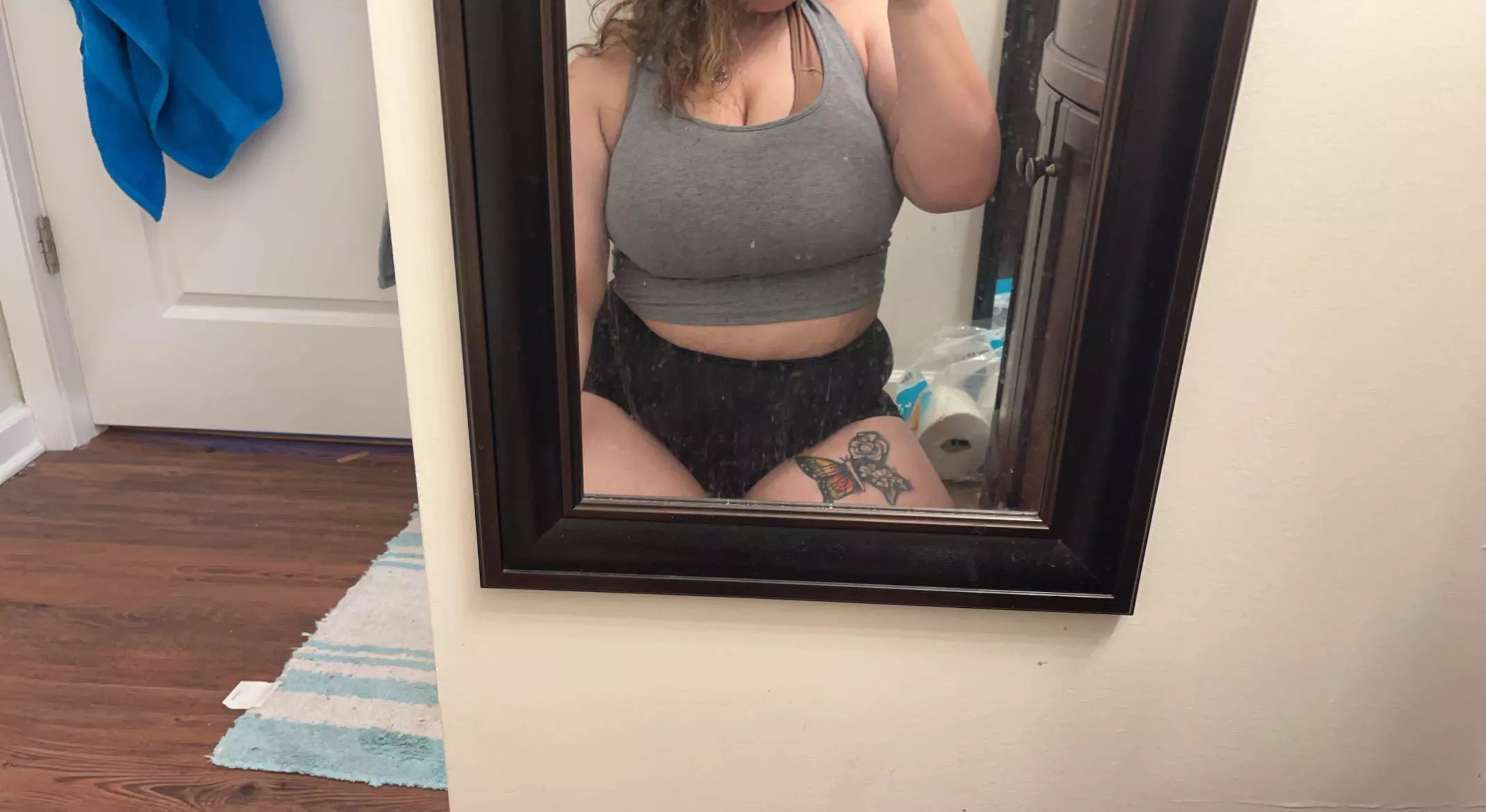 I’m bored and horny, so hmu