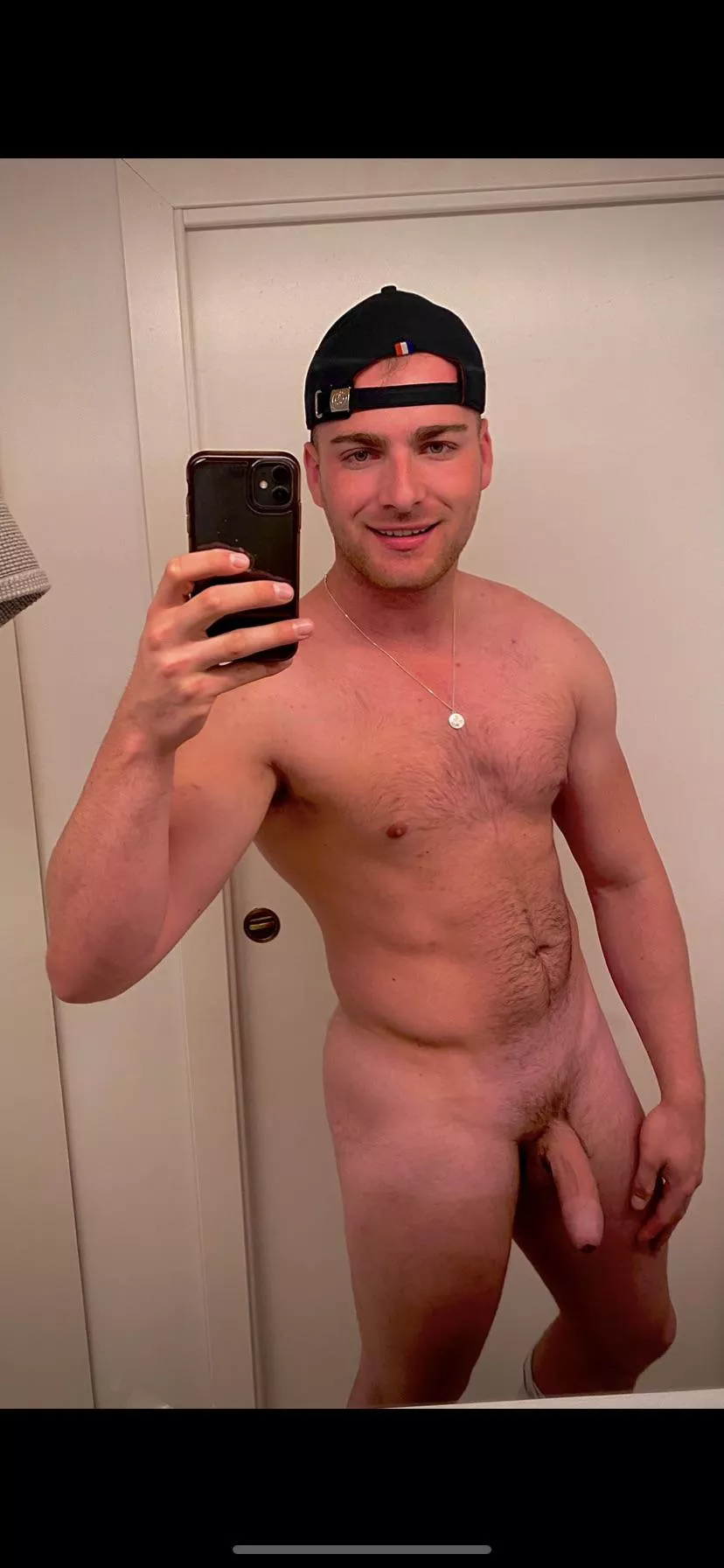 I’m burnt, come and rub my aftersun in