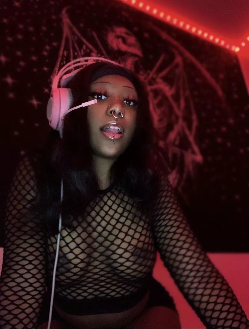 i’m doing $25 video calls ALL NIGHT🎮💖snapchat: sevynnxx (I VERIFY)