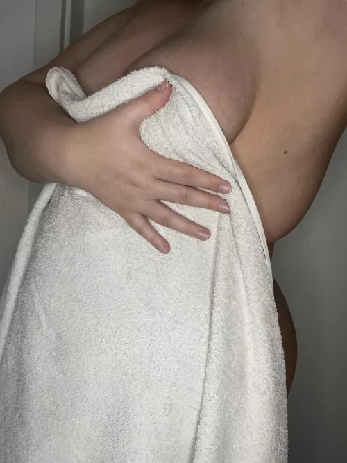 I‘m fresh showered and naughty 😈